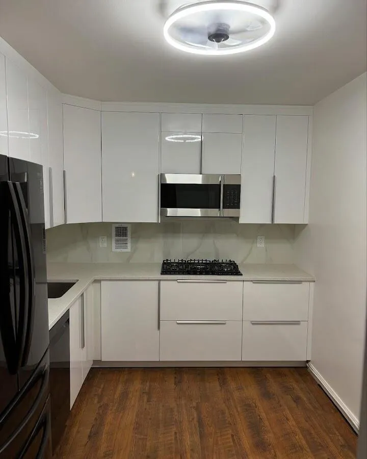 Renovated kitchen with quartz countertops in Old Bridge